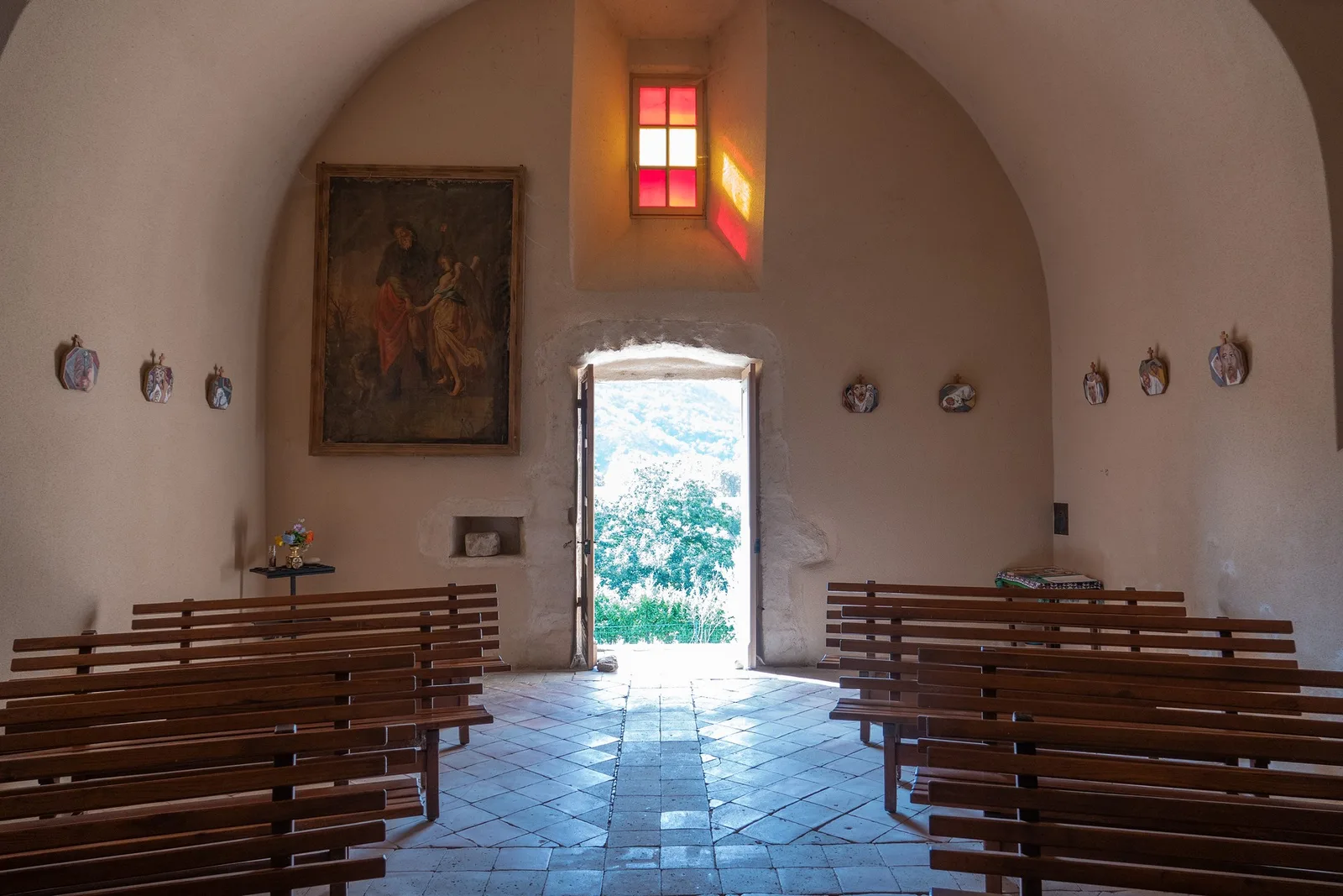 Thueyts - intérieur de la chapelle saint roch 2 ©sourcesetvolcans