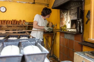 Chirols - Fournil des Copains - petite restauration - cuisson pains et pizzas©sourcesetvolcans