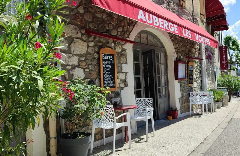 Auberge Les Voûtes - Hôtel Restaurant Lanas