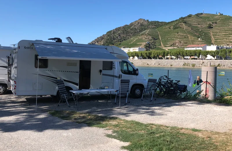 Aire de camping car Camping le Rhône