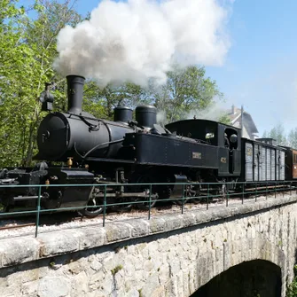 The Doux Tour – Boat, Bike and Steam train Tour