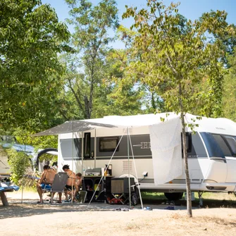 Camping Huttopia le Moulin – aire de service camping-car