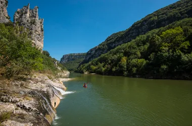 Descendre les Gorges de l'Ardèche en canoë