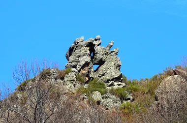 Mayres - Le rocher troué ©OTASV