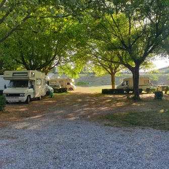 Aire Camping-cars La Roche-de-Glun – l’Hermitage au fil du Rhône