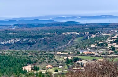 Vue panoramique sur la Vallée du Rhône et l'a Villa l'Embellie Saint-Vincent