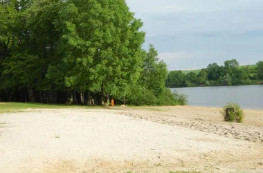 Gîte du Lac de Bairon, maison à 3 kms du Lac de Bairon. Idéal pêche, rando, VTT