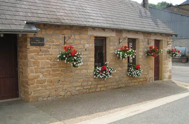 VAUX VILLAINE, Village Fleuri “4 Fleurs”