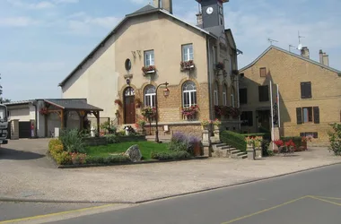 VILLERS SUR BAR, Village Fleuri “2 Fleurs”