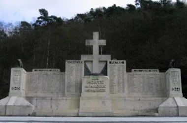 Le Monument aux Morts du Maquis des Manises et le Calvaire des Manises