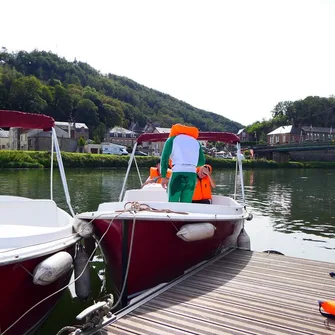 Bateaux électriques à Bogny-sur-Meuse