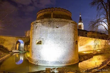 Visite guidée de Mézières aux flambeaux Le 26 oct 2024