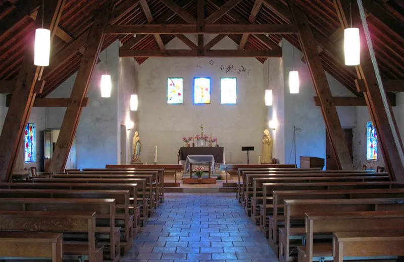 Eglise Neuville à Maire