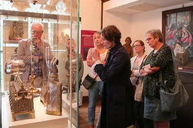 Visite guidée de la Basilique de Mézières, ses vitraux et son trésor d’art sacré