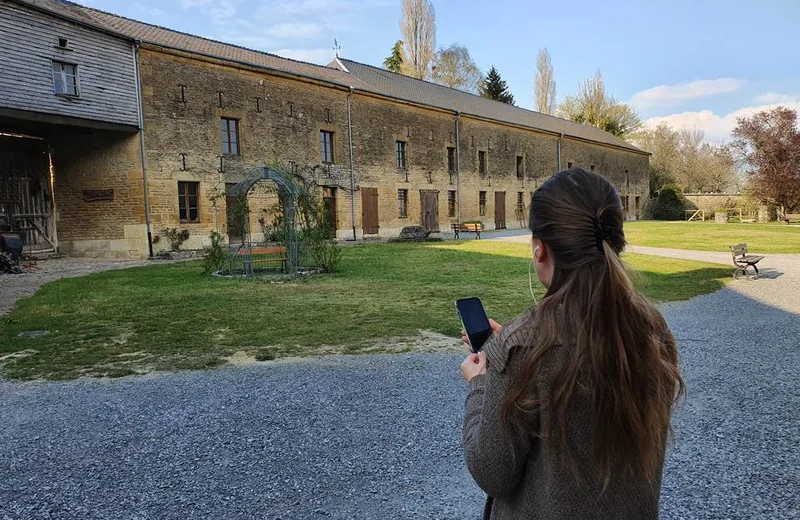 Visite audioguidée du Relais de Poste aux Chevaux de Launois-sur-Vence