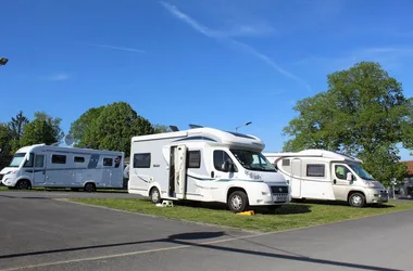 Aire de stationnement pour camping-cars