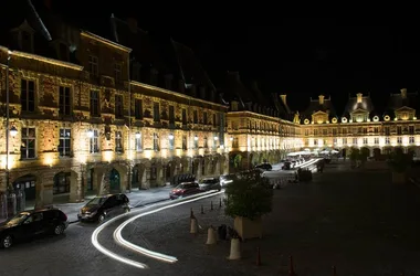 Place Ducale at night