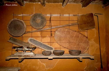 Maison du Laboureur - outils du pain