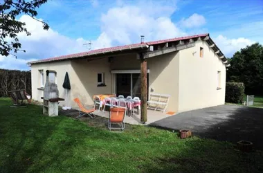 Gîte Manola, maison avec jardin entre Charleville-Mézières et Verdun, piscine chauffée - Fossé - Ardennes