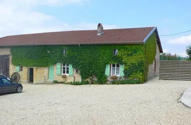 Gite “Chez la Grand-Mère” , ancienne ferme rénovée avec jardin en Argonne