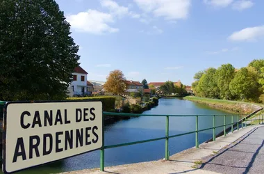 Canal des Ardennes - Attigny