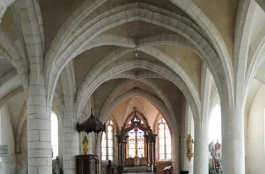 intérieur église Aouste