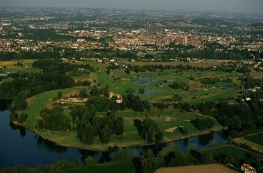 Luchtfoto van de golfbaan Albi Lasbordes