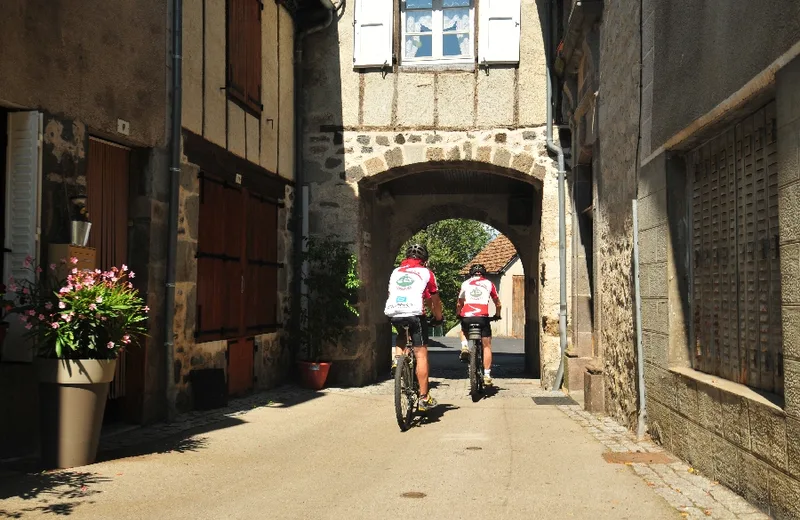 Bicicleta de montaña Carladez: conexión Mur-de-Barrez - Thérondels