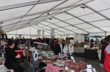 L’Aubrac en Transhumance, au village d’Aubrac (groupes)