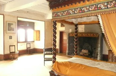 Schlafzimmer der Königin im Château de Messilhac