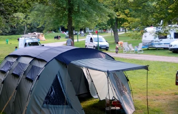 Grüner Campingplatz Chez Fanny und Jérémy