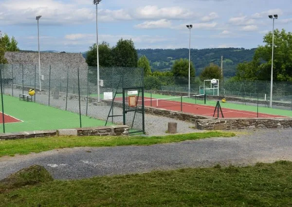 Courts de tennis à Pleau
