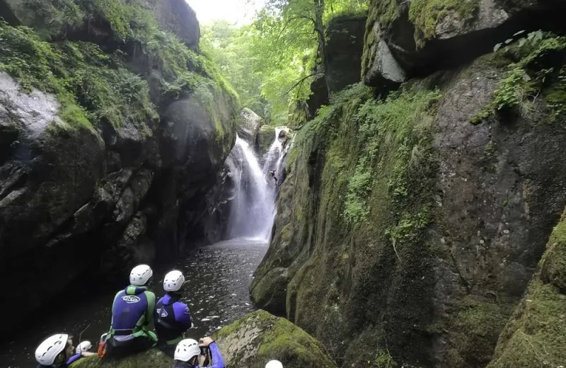 Bureau des Moniteurs d’Argences-en-Aubrac – Canyoning