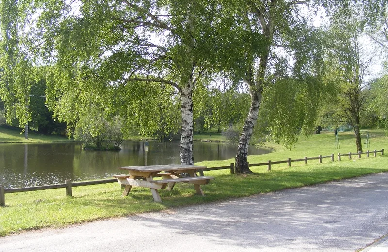 Picknickplaats aan het Sangayrac-meer