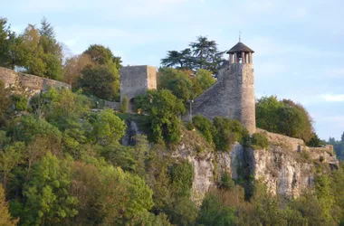 Uhrturm und Saint-Hippolyte-Tor