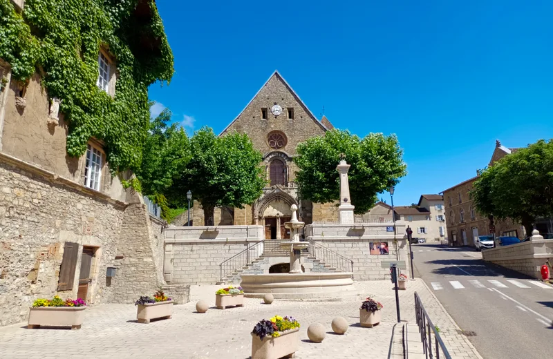 Saint-Chef, abbey city - Balcons du Dauphiné