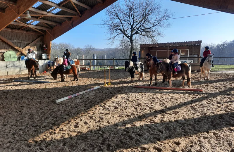Vom Equestrian Center – Courtenay