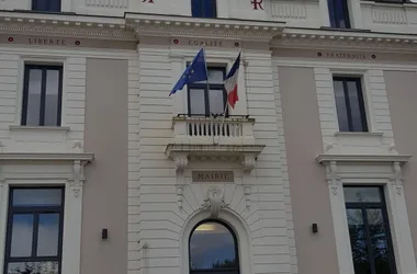 Corbelin Town Hall, Balcons du Dauphiné