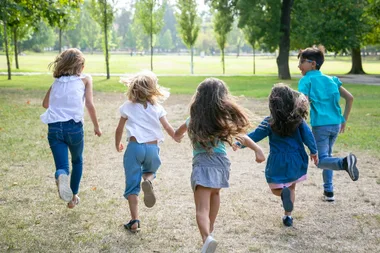 Défis sportifs en famille pour les fundays