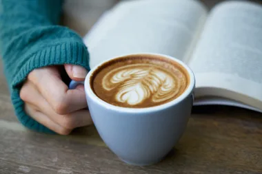 Café lecture à la bibliothèque de Frontonas