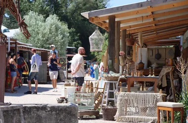 Grand déballage au Village des Brocanteurs