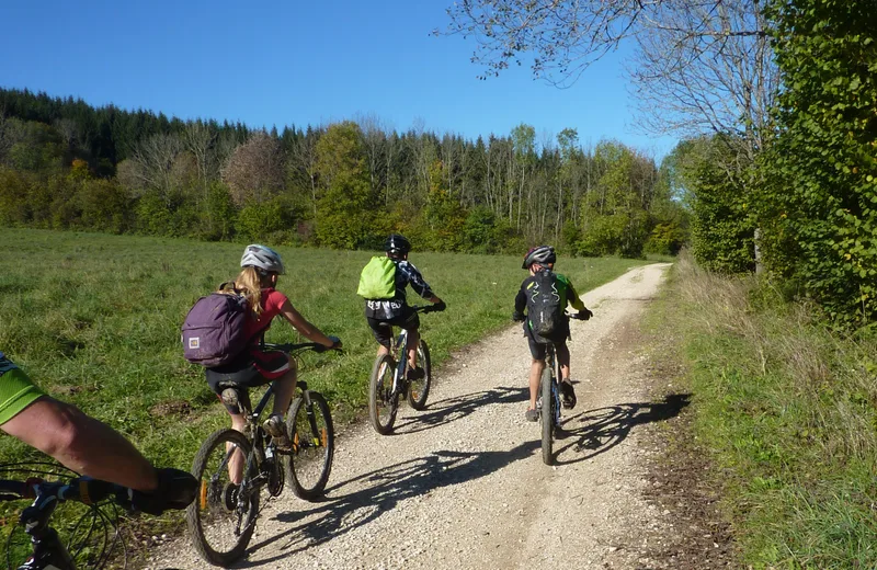 VTTAE outings to discover the Vallée Bleue MTB base