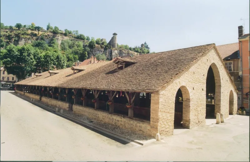 Halle du XVe siècle de Crémieu