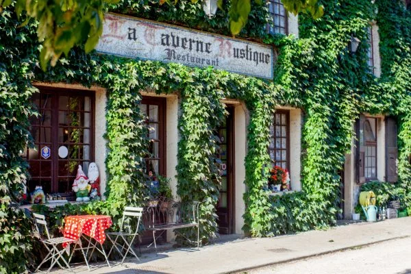 The rustic Saint-Chef tavern
