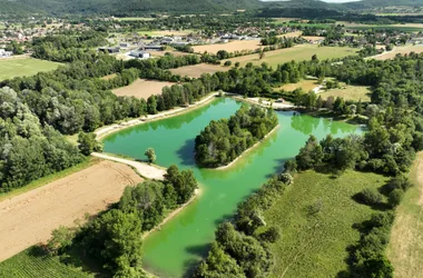 Villemoirieu pond, commune of Balcons du Dauphiné