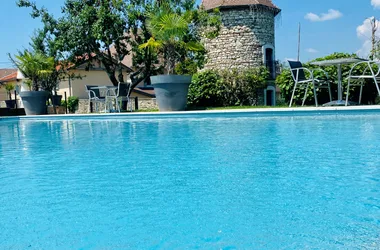 Swimming pool at Domaine de Suzel