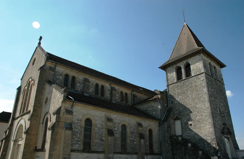 Eglise Courtenay - OTSI Morestel