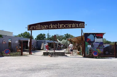 Village des Brocanteurs - Tignieu-Jameyzieu bei Balcons du Dauphiné