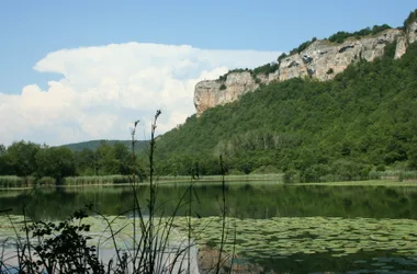 Gevoelig natuurgebied van het moerasmeer van Hières-sur-Amby