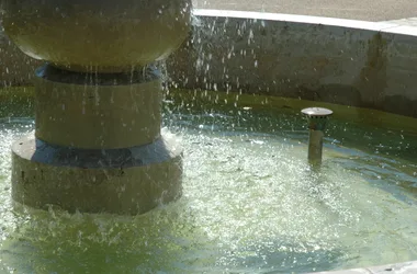Fountain of Vézeronce-Curtin